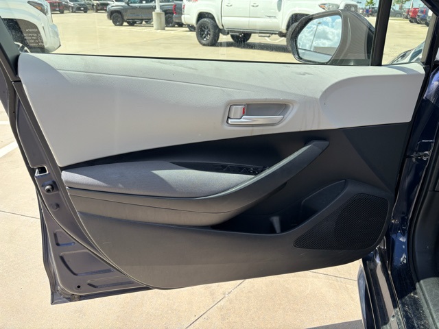 2021 Toyota Corolla LE photo 9