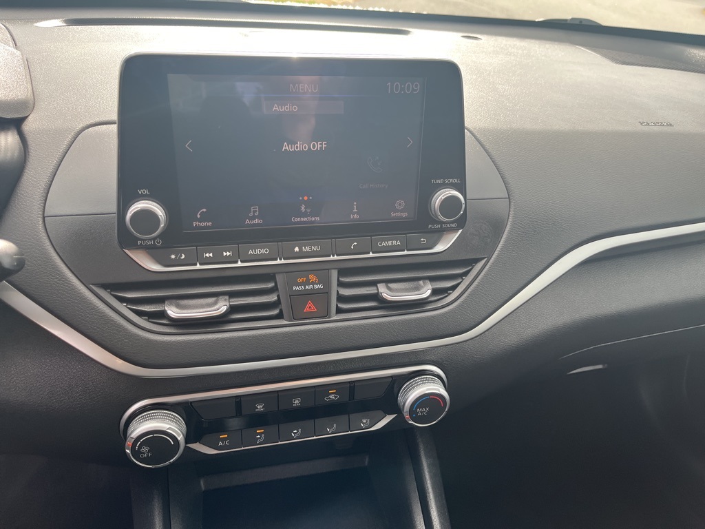 2022 Nissan Altima 2.5 SV photo 17