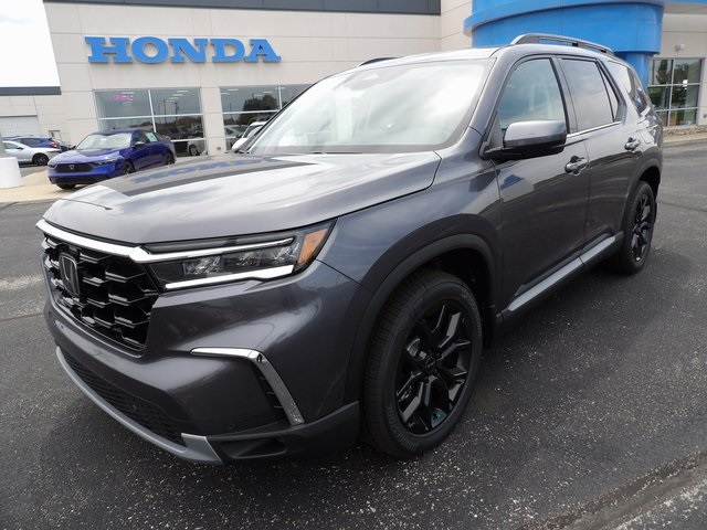 2025 Honda Pilot Touring photo 3