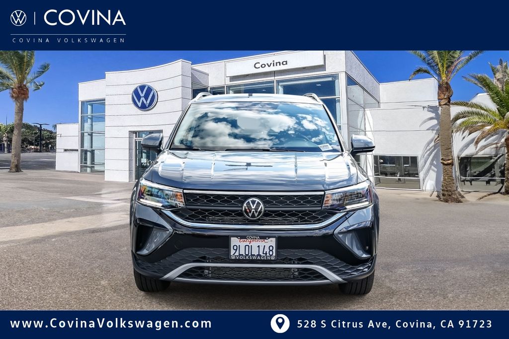 2024 Volkswagen Taos SE photo 2