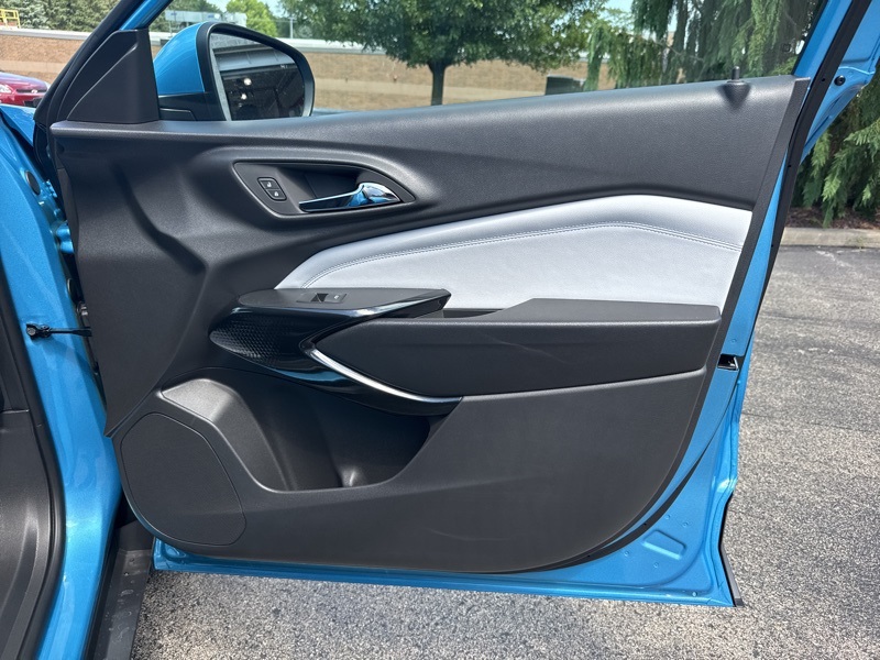 2025 Chevrolet Trax LT photo 31