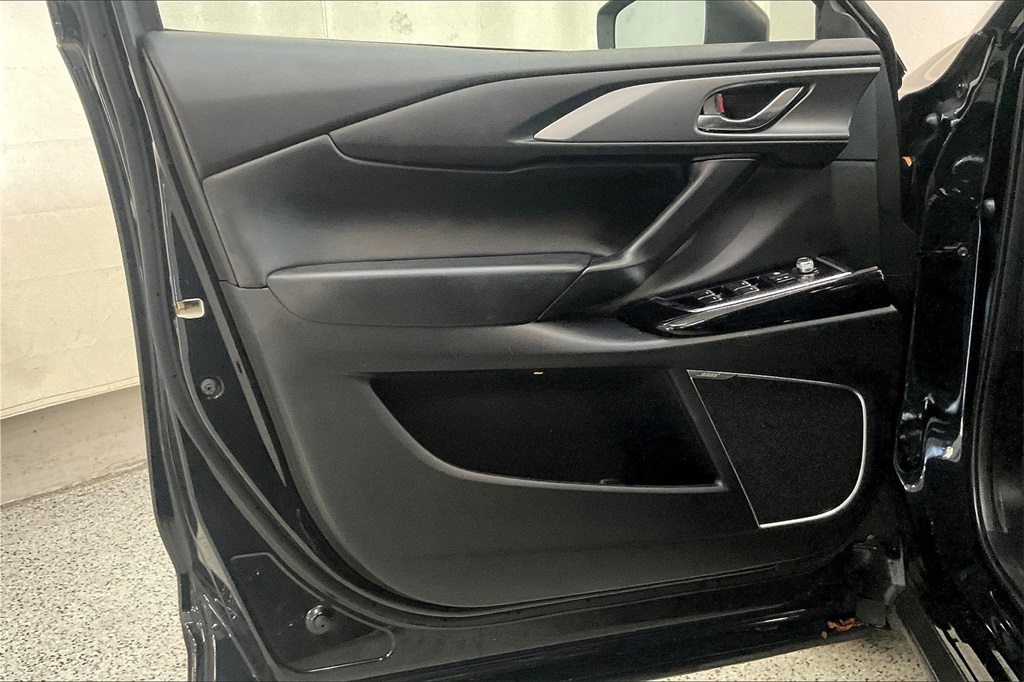 2022 Mazda CX-9 Touring photo 18