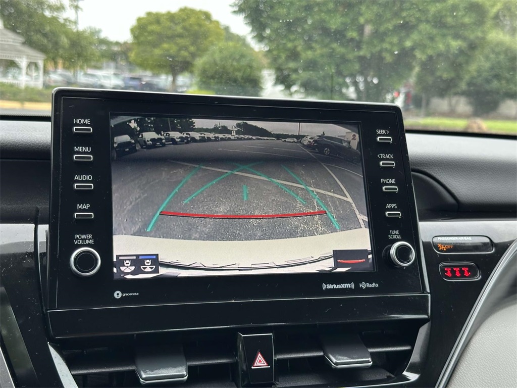 2022 Toyota Camry Hybrid XLE photo 4