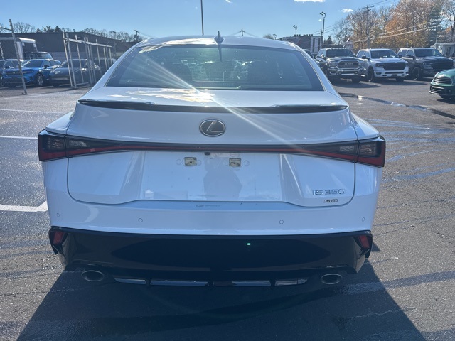 2023 Lexus IS 350 F SPORT photo 4