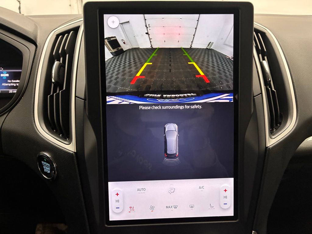 2024 Ford Edge SEL photo 3