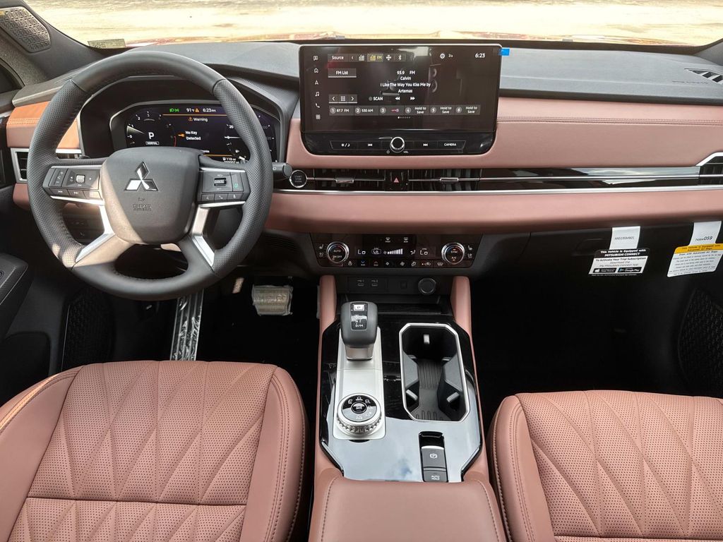 2025 Mitsubishi Outlander SEL GT photo 15