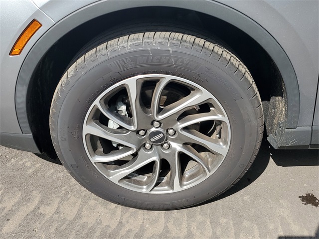 2022 Lincoln Corsair Standard photo 4