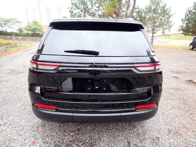 2025 Jeep Grand Cherokee Altitude X photo 4