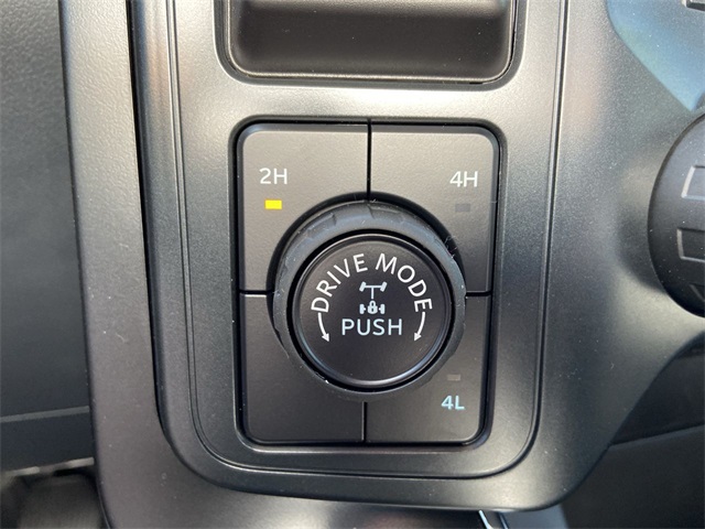 2025 Ford F-150 STX photo 4