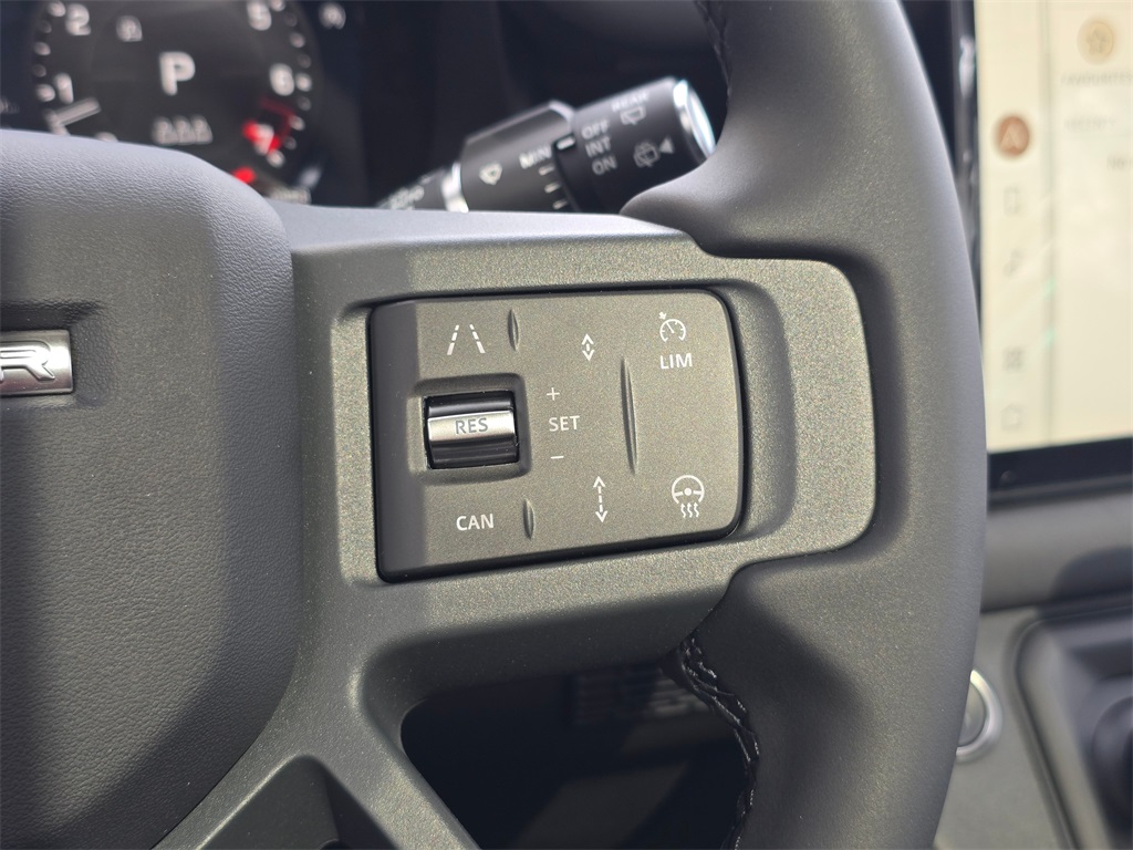 2025 Land Rover Defender 110 S photo 14