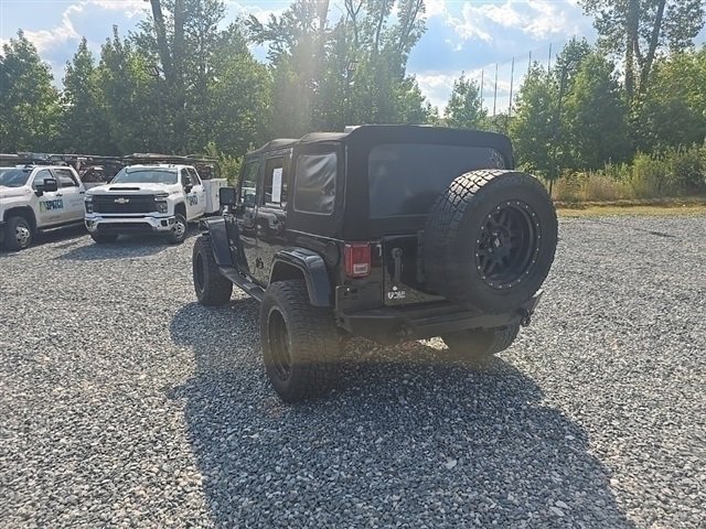 2015 Jeep Wrangler Unlimited Sahara photo 7