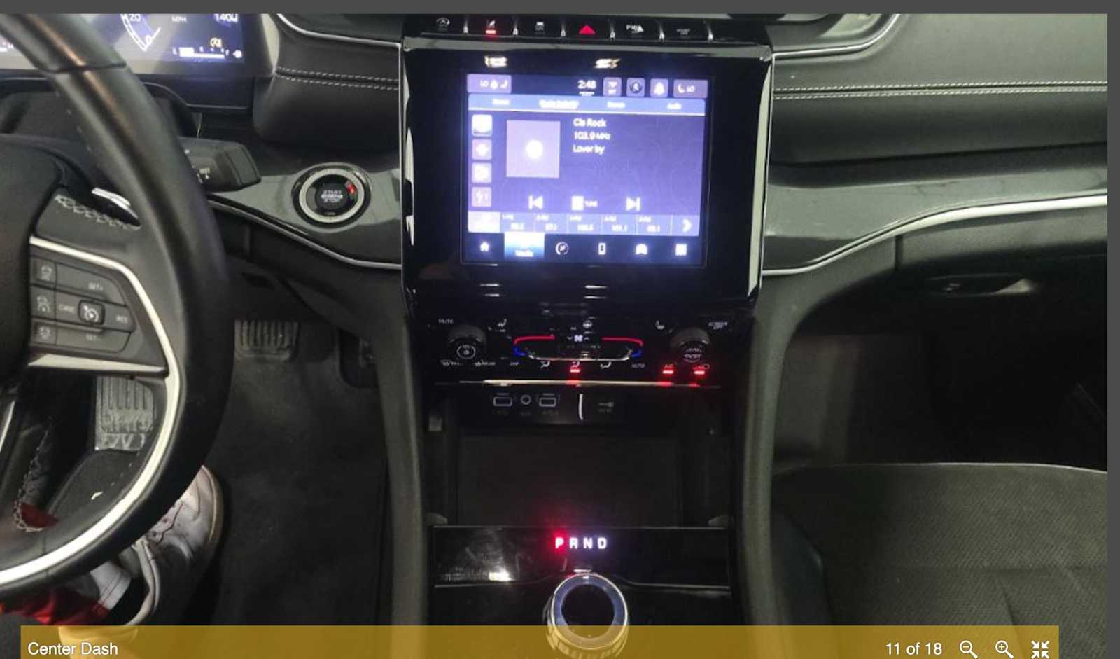 2022 Jeep Grand Cherokee Laredo photo 3