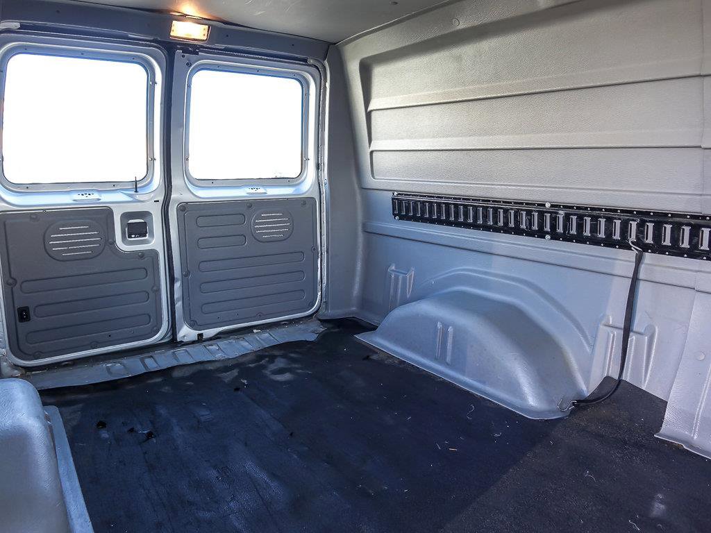 2010 FORD E-350 - Image 26