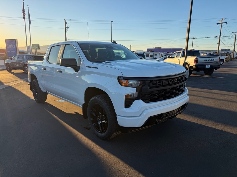 2026 Chevrolet Silverado 1500 Custom's photo