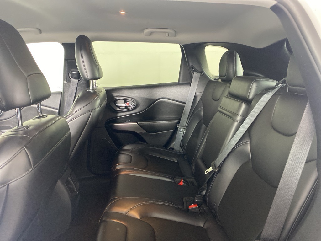 2019 Jeep Cherokee Latitude photo 18