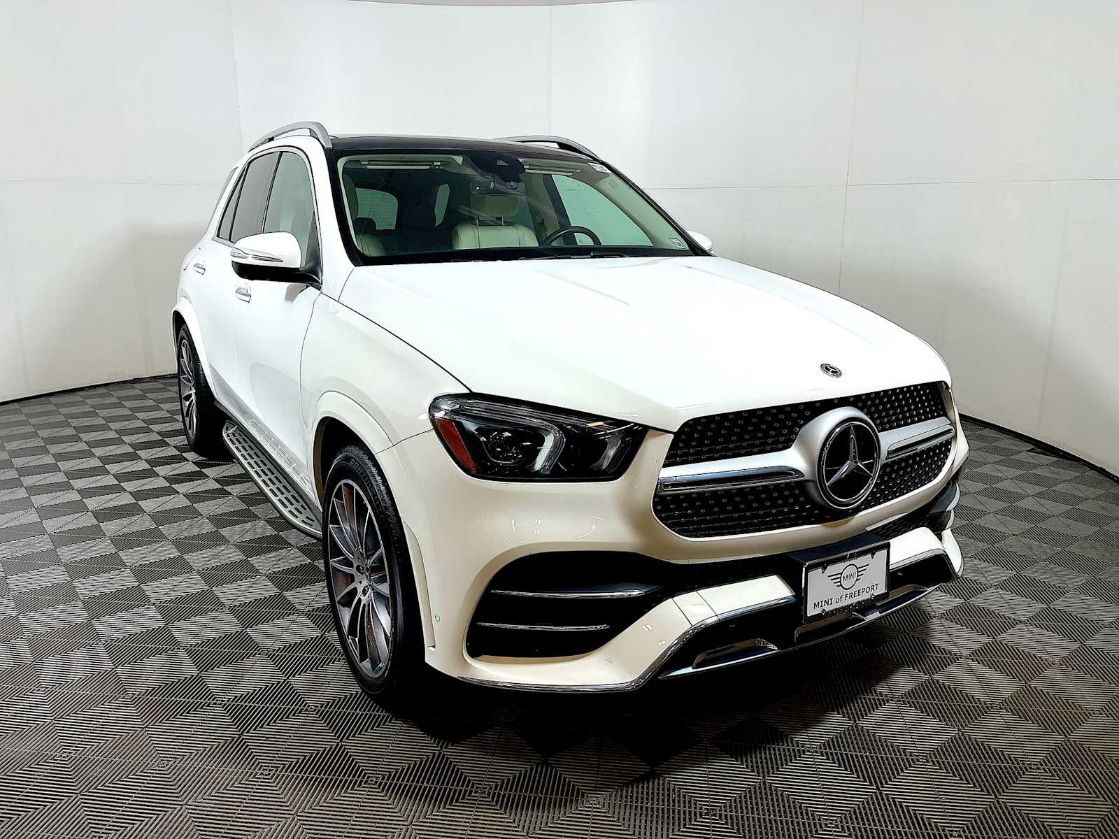2022 Mercedes Benz GLE 350 4MATIC photo 2