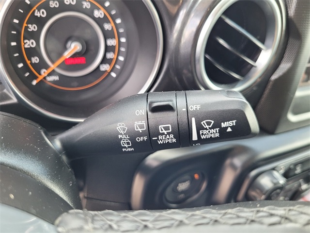 2021 Jeep Wrangler Unlimited Sahara Altitude photo 30