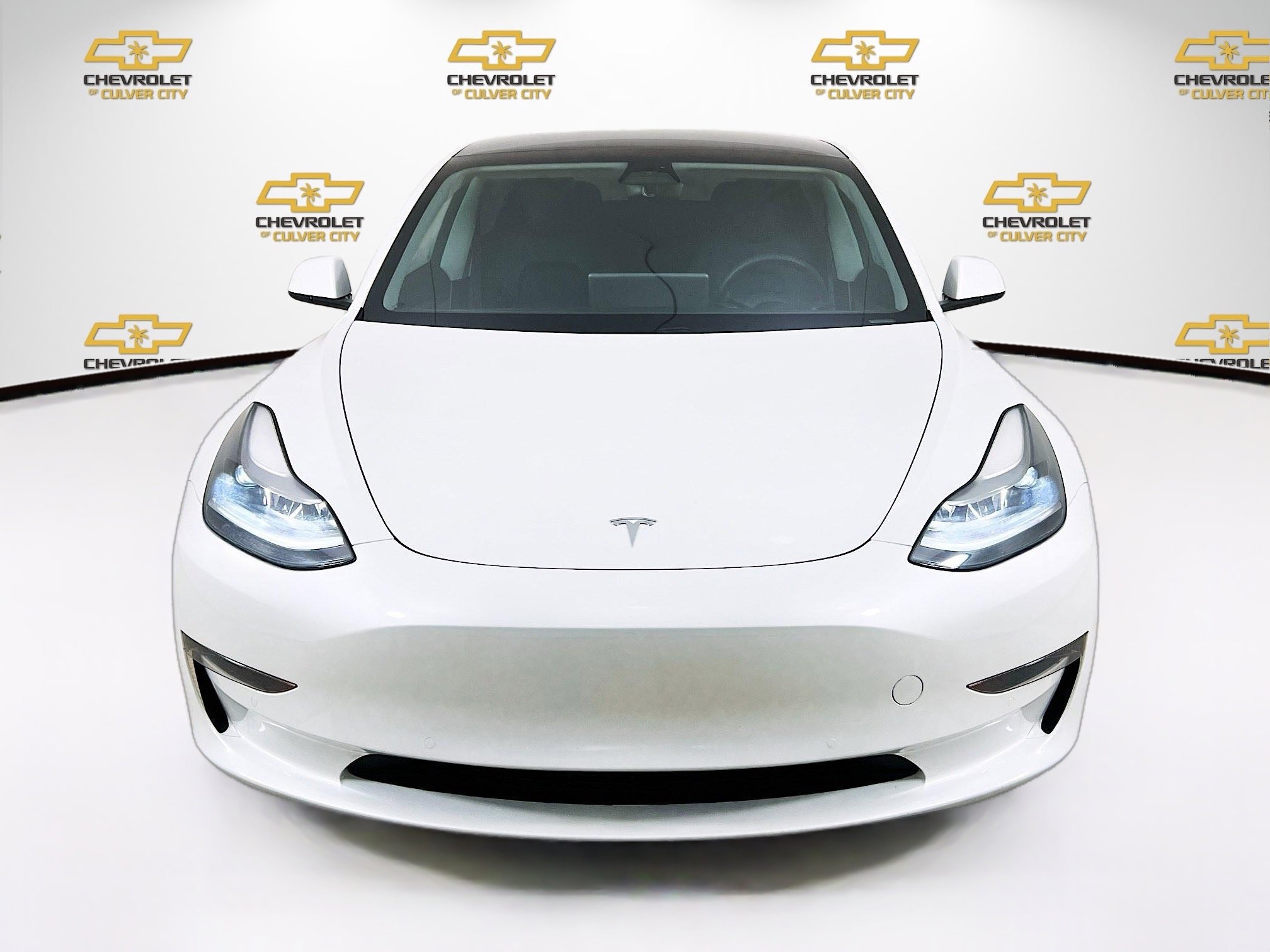 2021 Tesla Model 3 Standard Range Plus photo 2