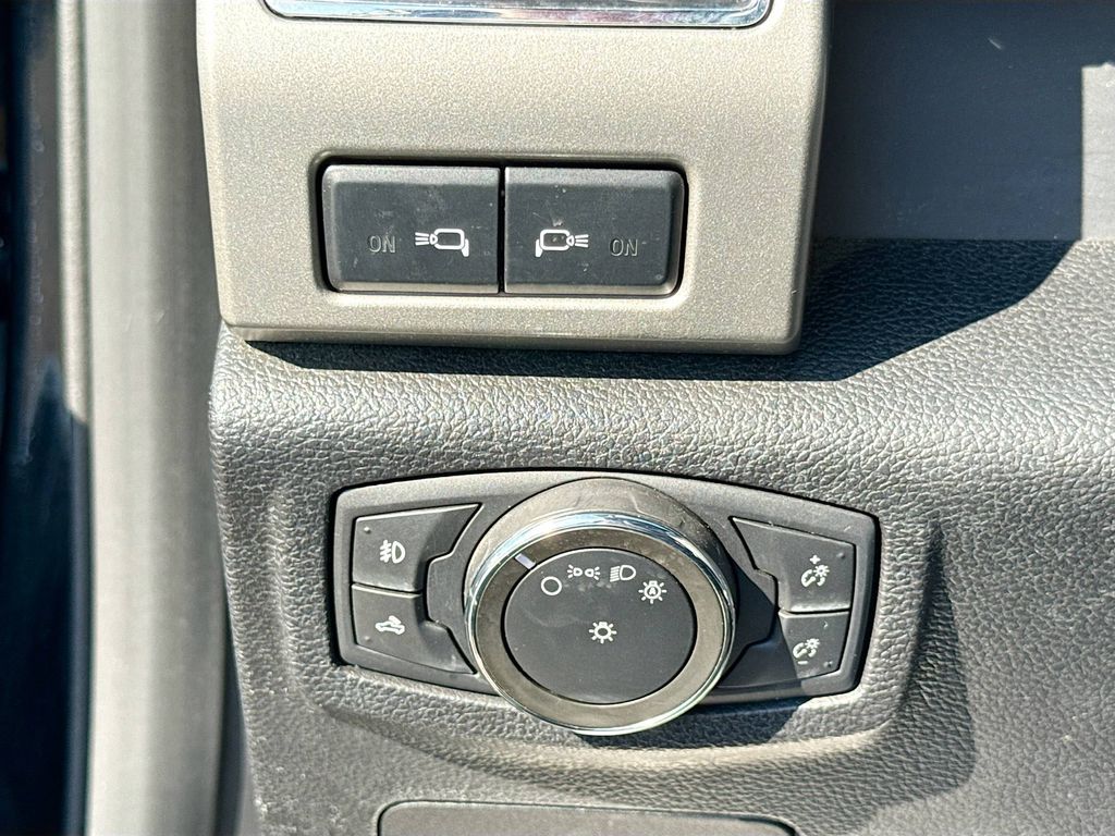 2017 Ford F-150 Lariat photo 8