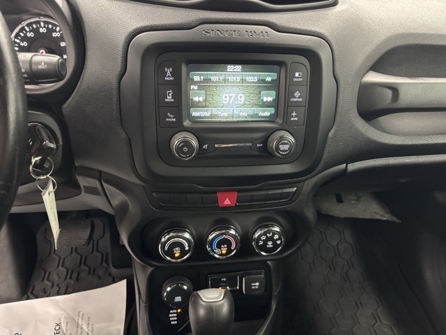 2015 Jeep Renegade Latitude North Edition photo 14