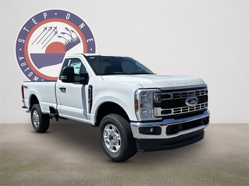 2025 Ford F-350 photo 2