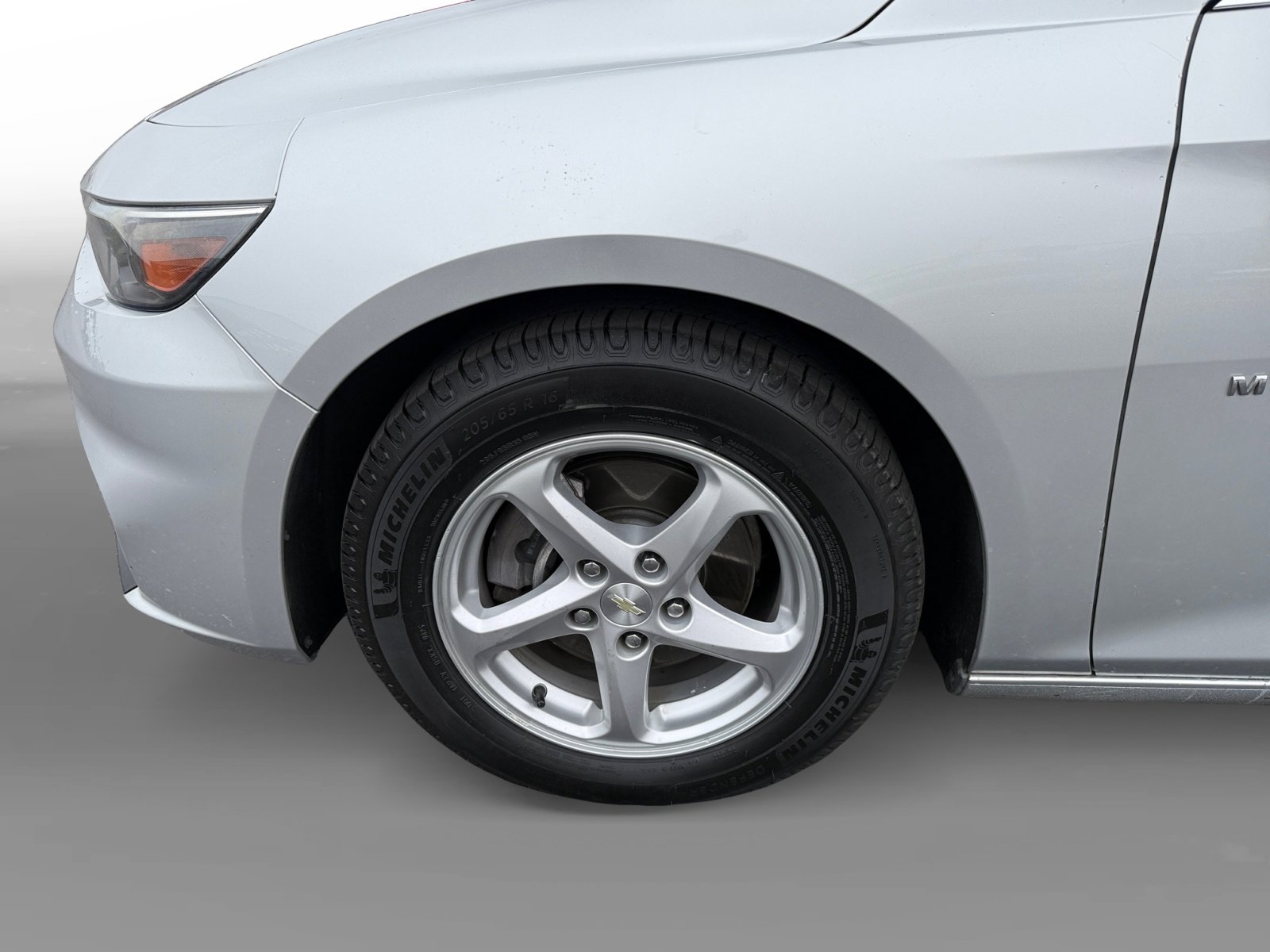 2017 Chevrolet Malibu LS photo 9