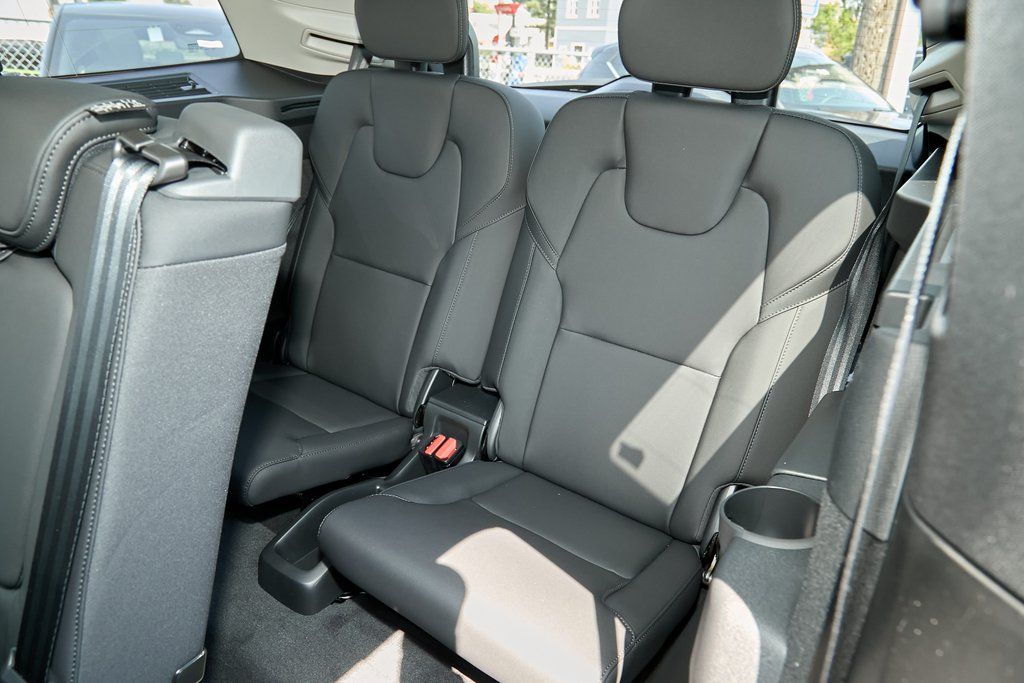 2026 VOLVO XC90 - Image 17