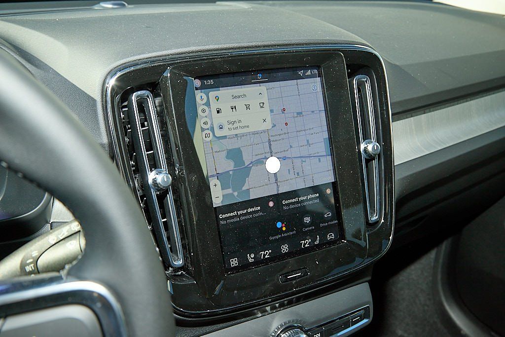 2026 VOLVO XC40 - Image 14