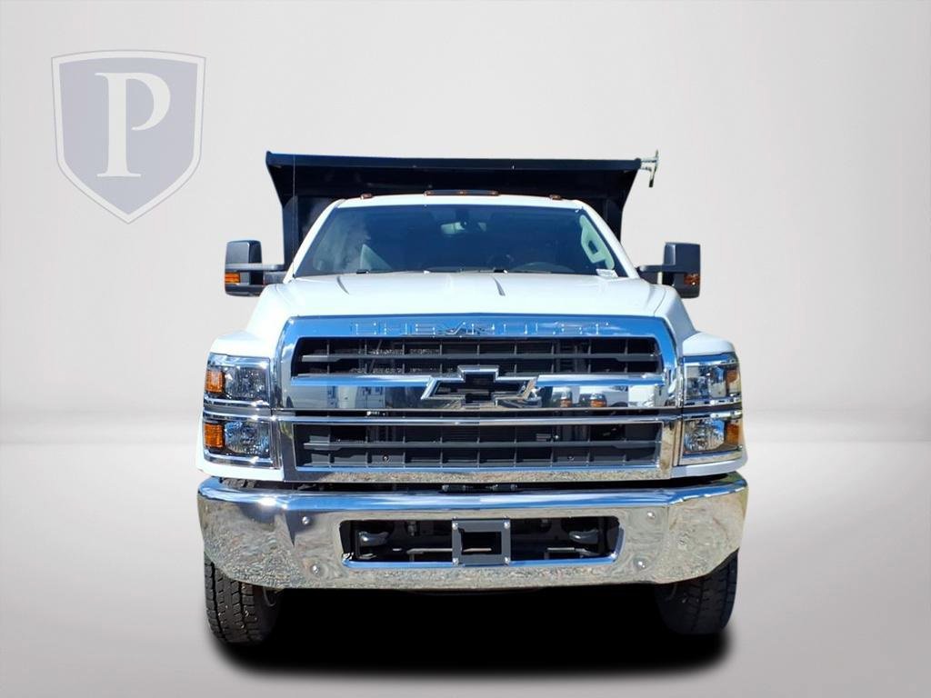 2024 Chevrolet Silverado 4500HD Work Truck photo 2