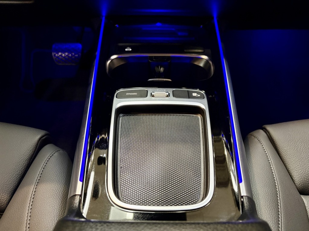 2025 Mercedes Benz GLB 250 photo 14