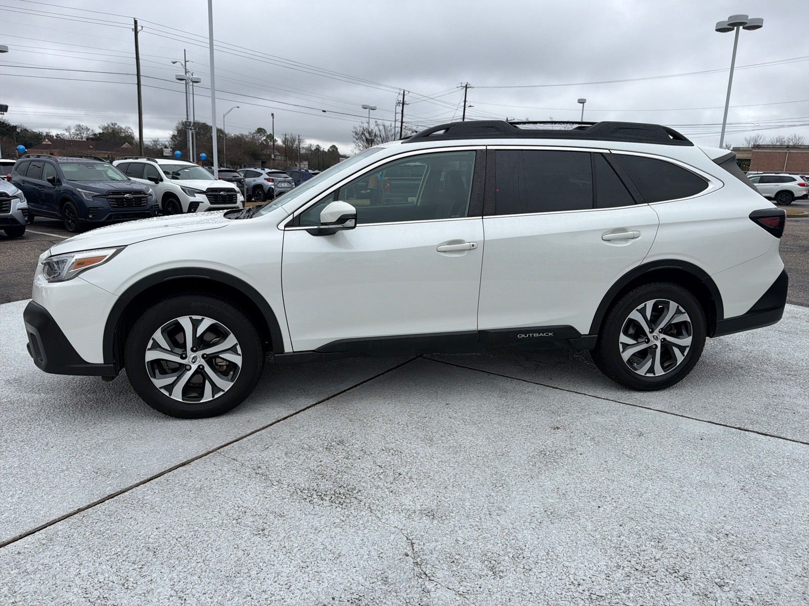 2022 Subaru Outback Limited photo 4