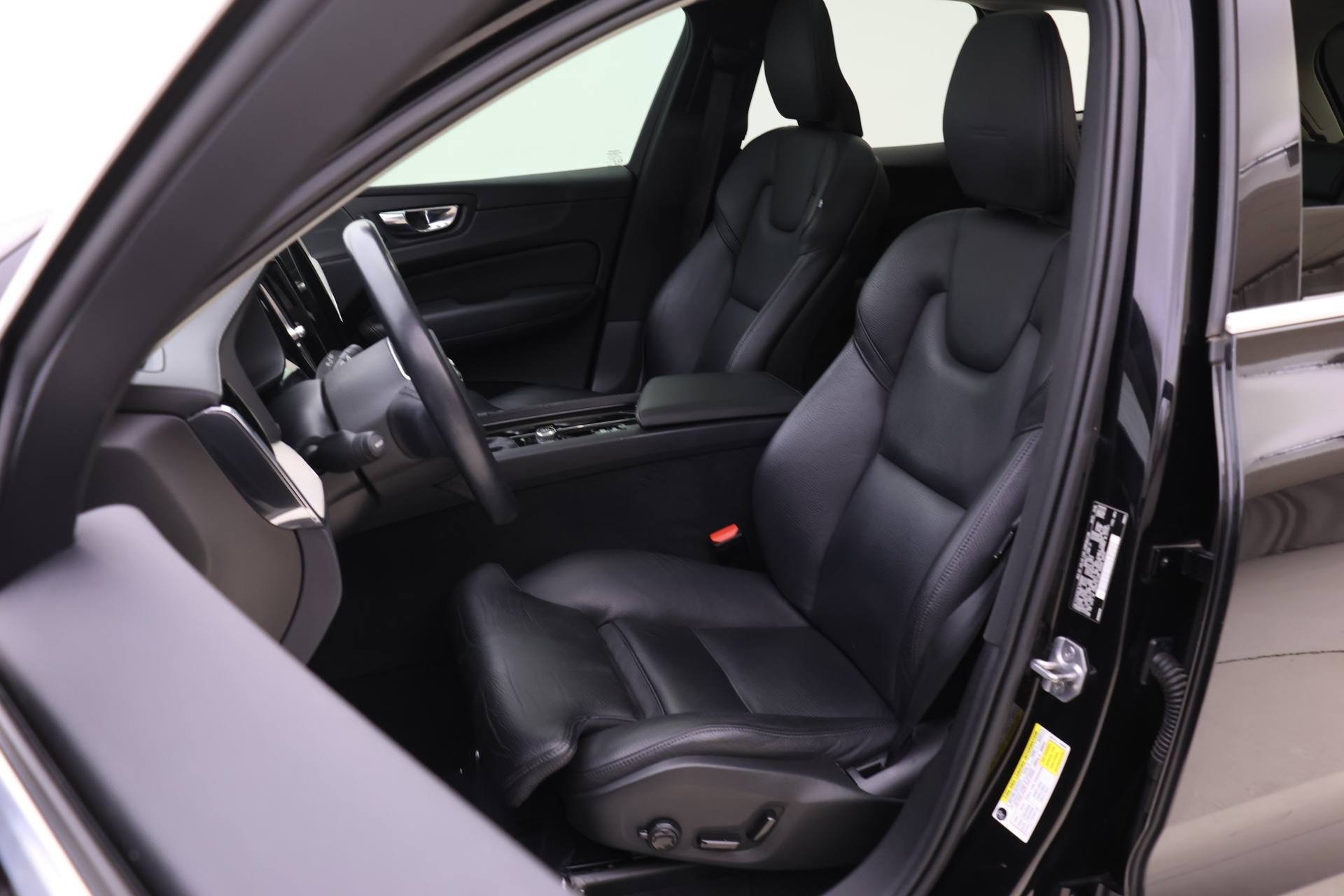 2020 Volvo XC60 T5 Inscription photo 3