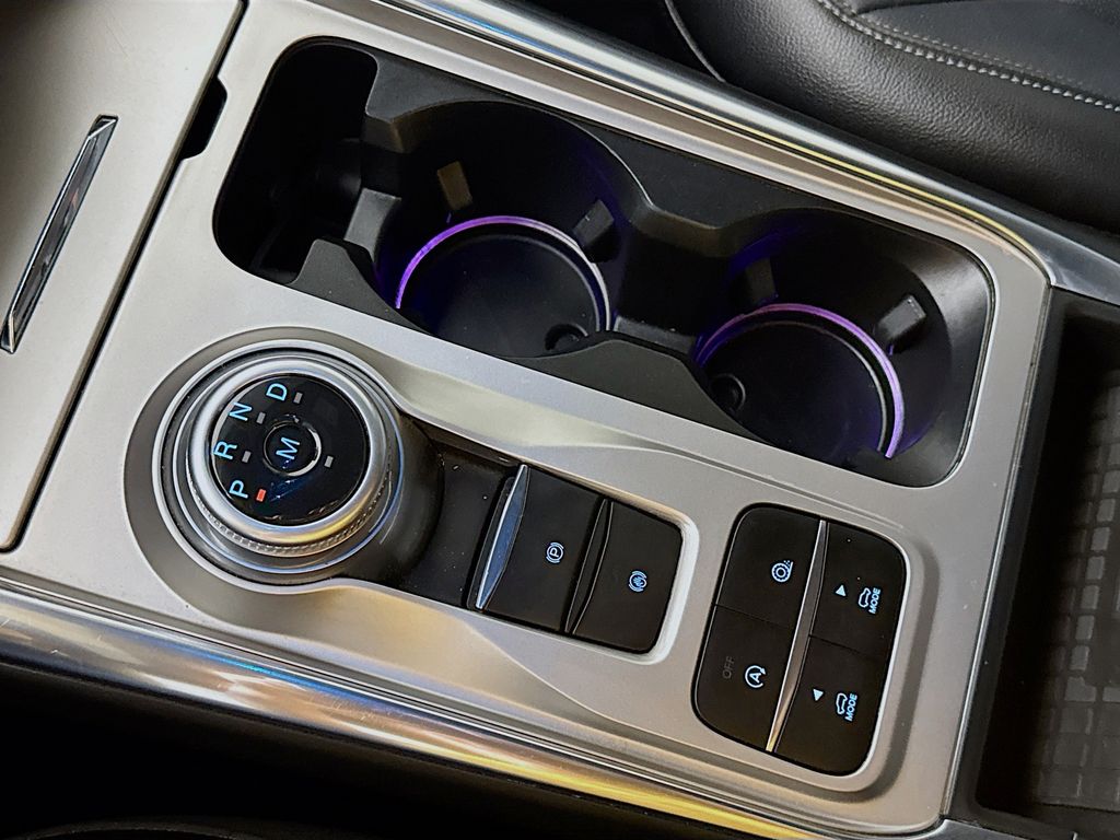 2020 Ford Explorer Limited photo 17