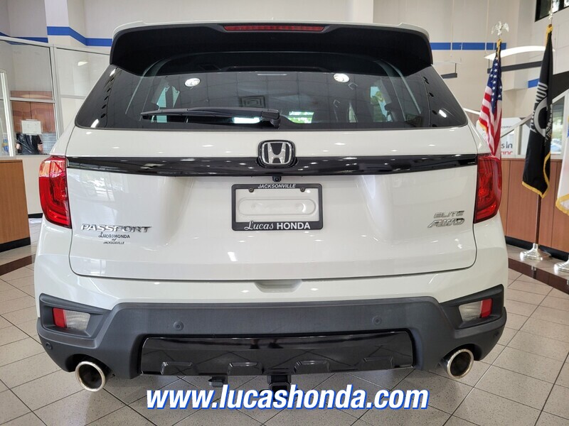 2023 Honda Passport Elite photo 3