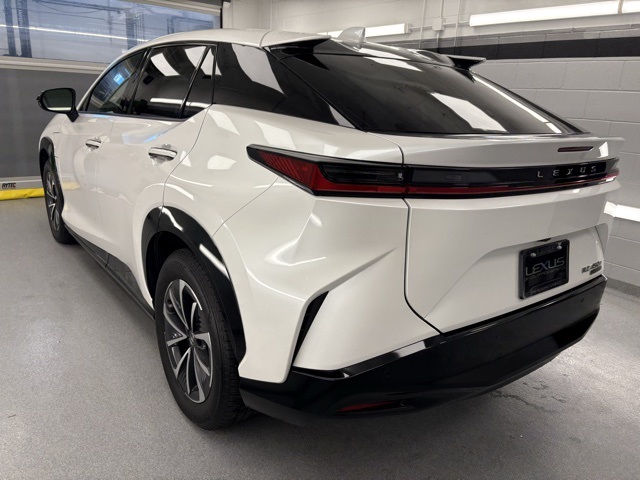 2024 Lexus RZ 450e Premium photo 2
