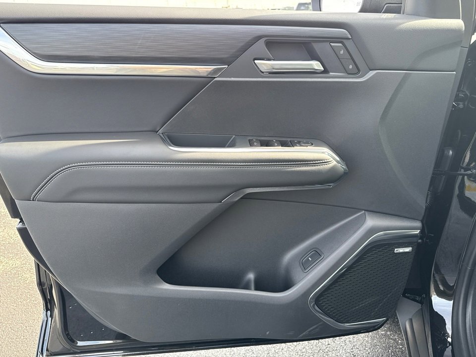 2025 Gmc Acadia Elevation photo 2