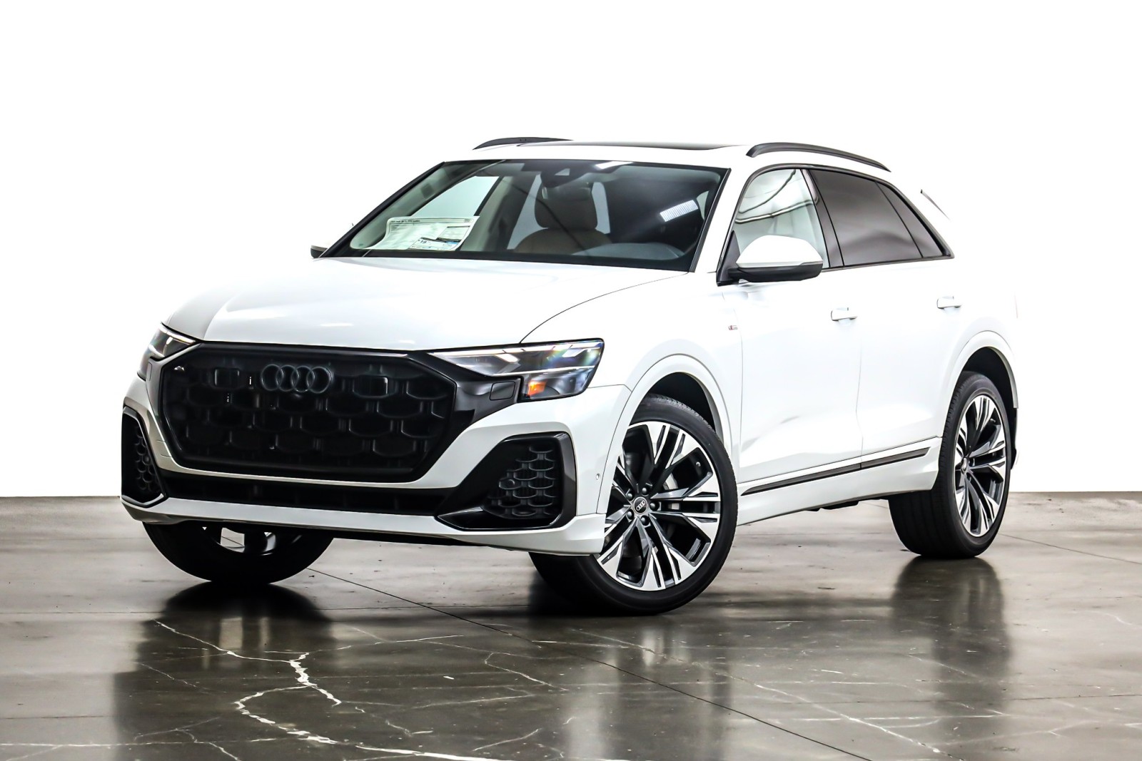 2025 Audi Q8 Premium Plus
