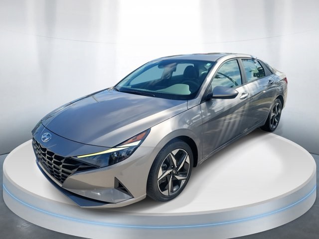 2023 Hyundai Elantra SEL photo 2