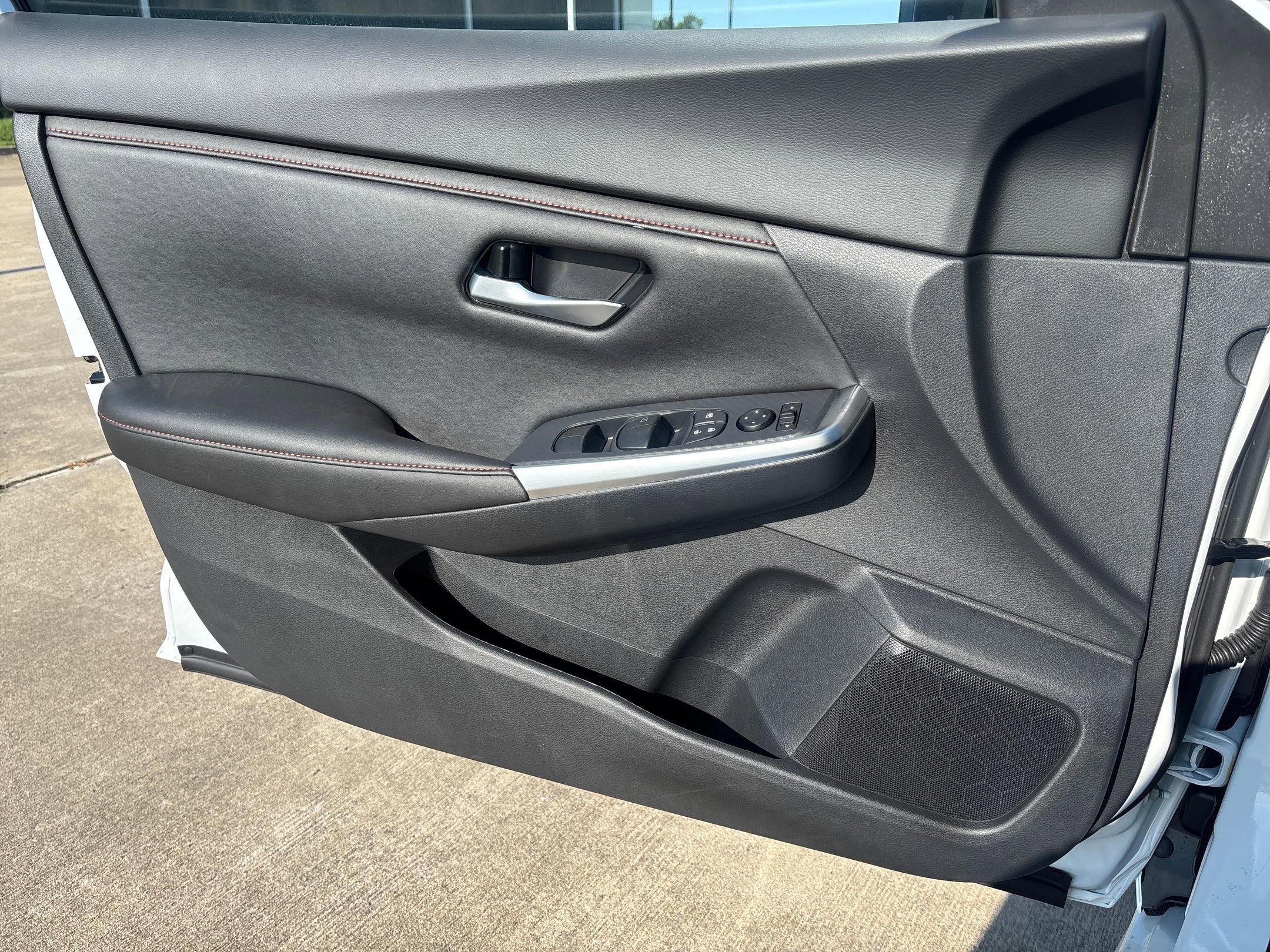 2025 Nissan Sentra SR photo 13