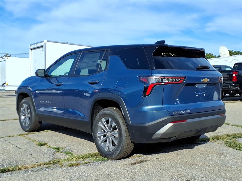 2026 Chevrolet Equinox LT photo 4