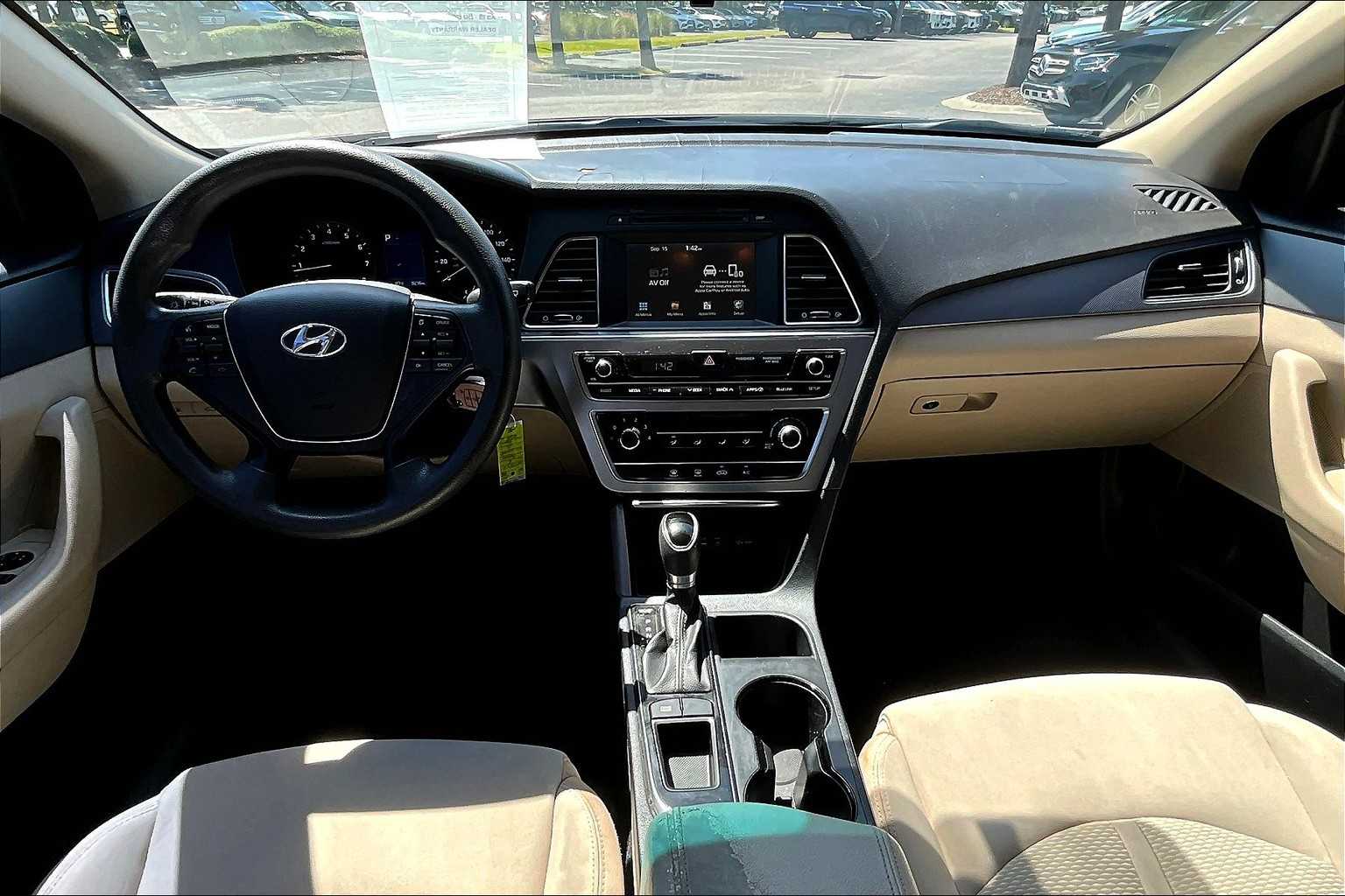 2016 Hyundai Sonata SE photo 13