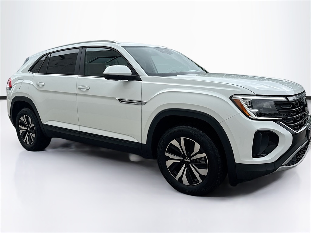 2024 Volkswagen Atlas Cross Sport SE photo 3