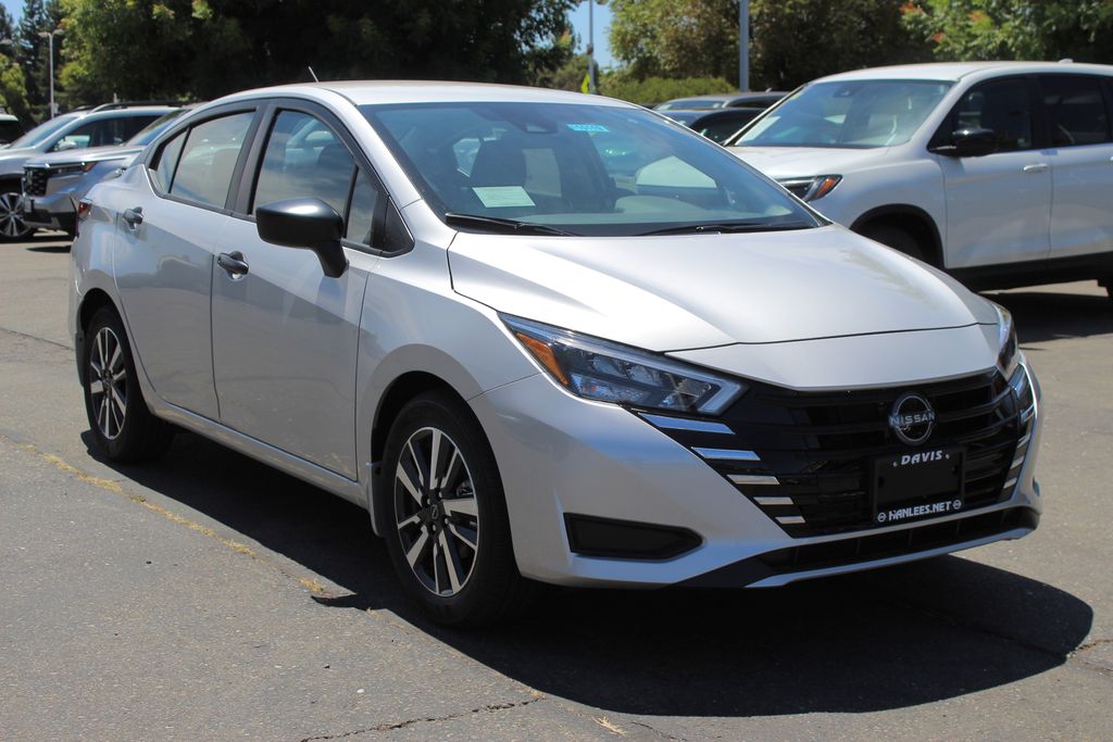2025 Nissan Versa 1.6 S photo 4