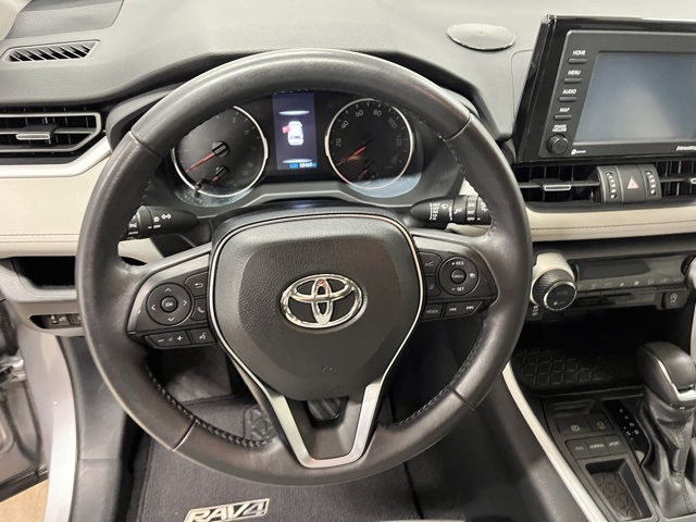 2021 Toyota RAV4 XLE Premium photo 13