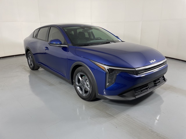 2025 Kia K4 LXS photo 2