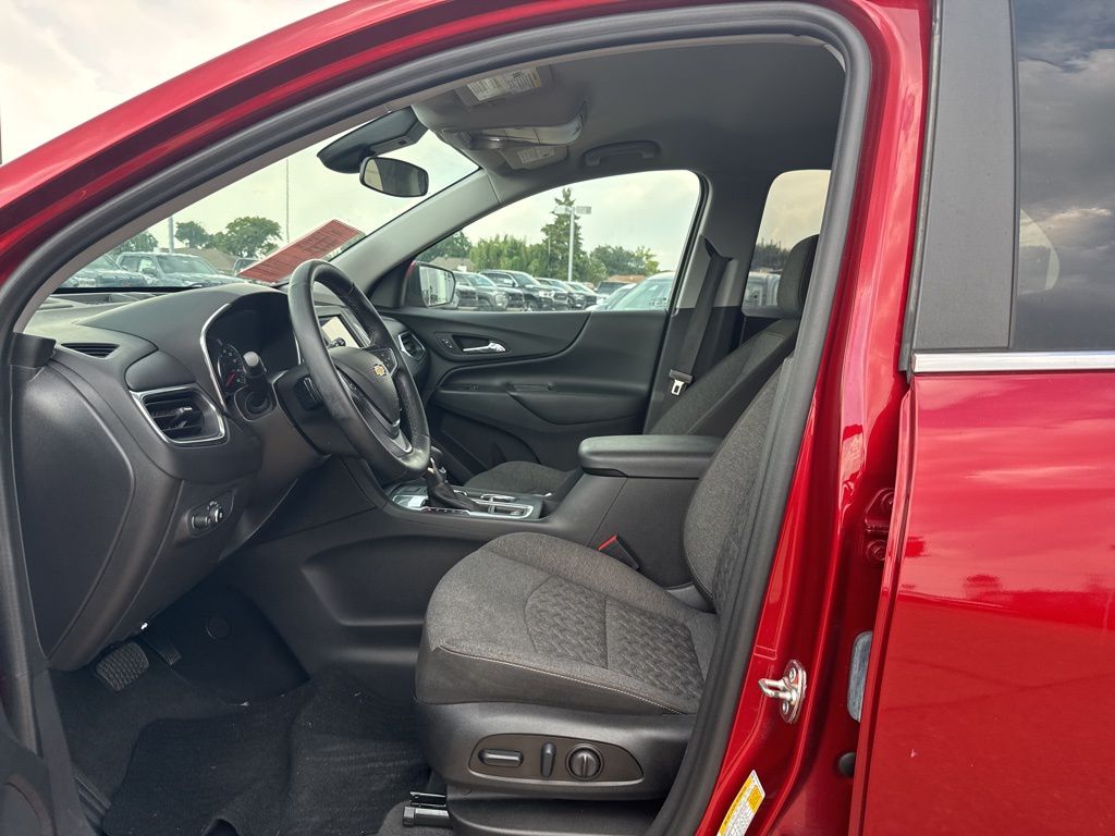 2023 Chevrolet Equinox LT photo 7