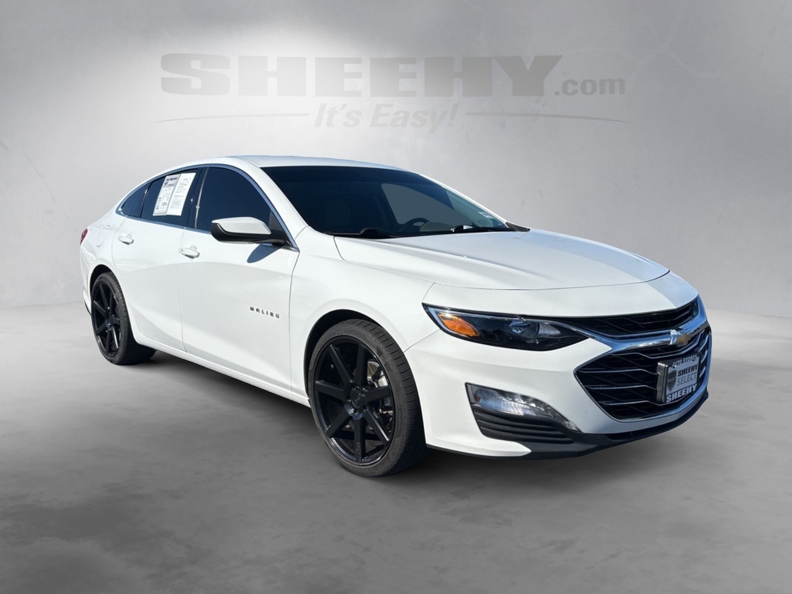 2022 Chevrolet Malibu 1LT photo 2