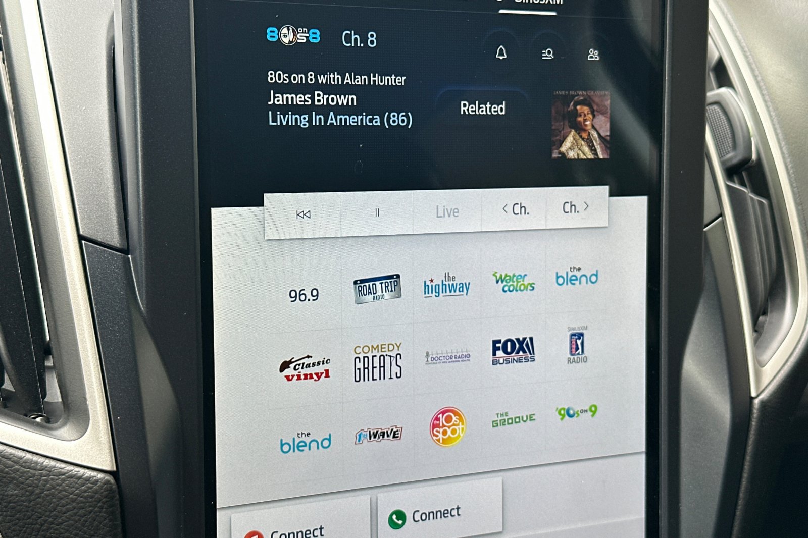 2022 Ford Edge SEL photo 17