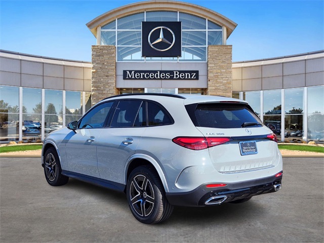 2026 Mercedes Benz GLC 300 4MATIC photo 2