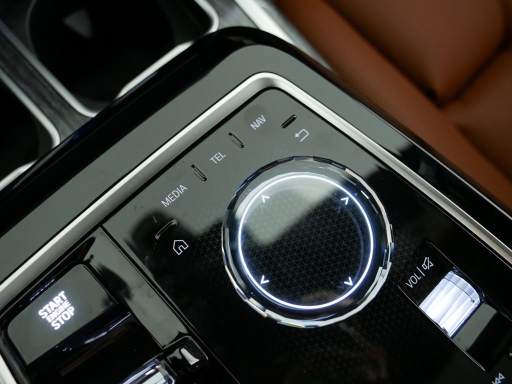 2025 Bmw 750e 750e xDrive photo 46